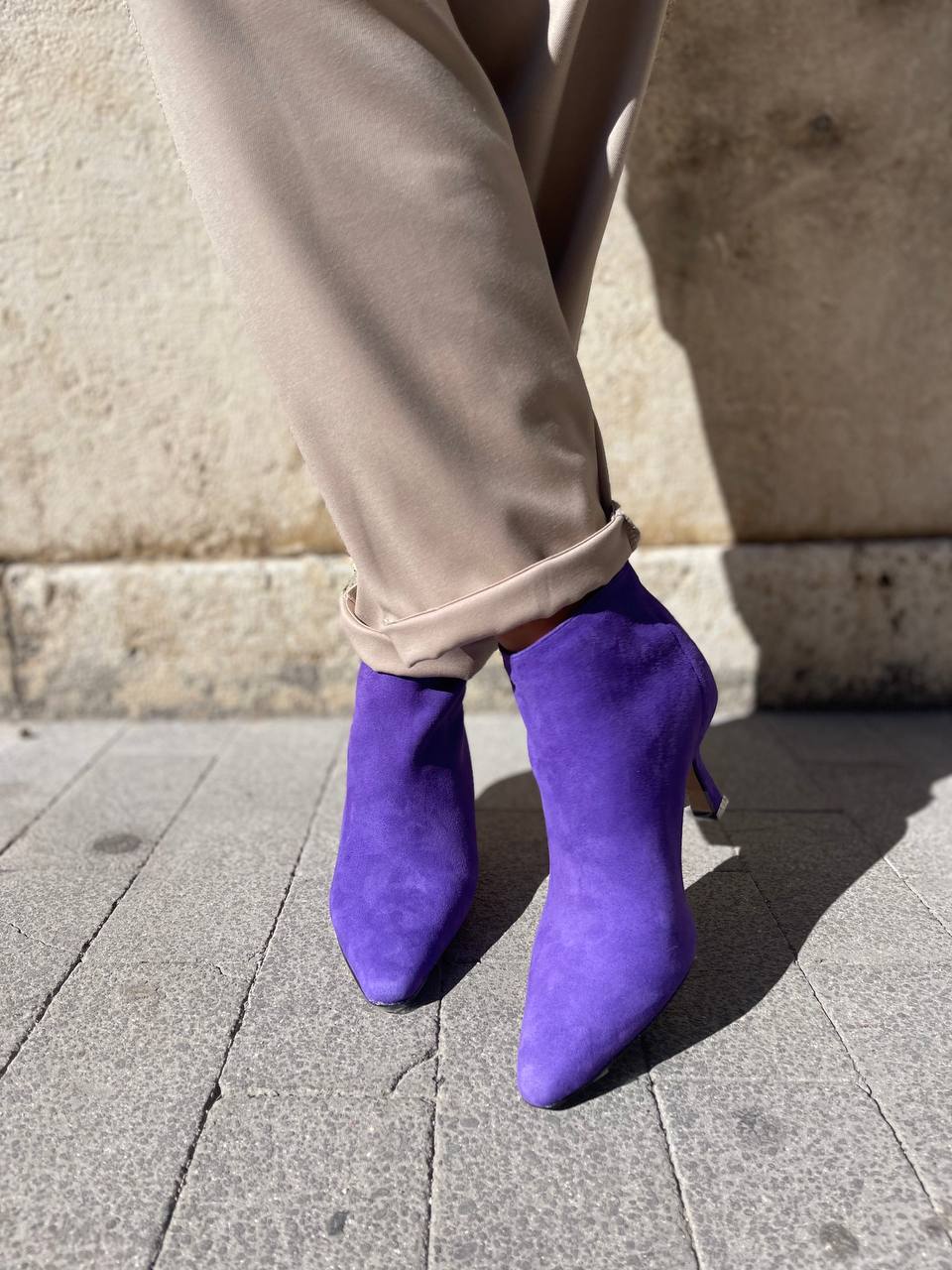 Bianca Dì scavigliato camoscio viola