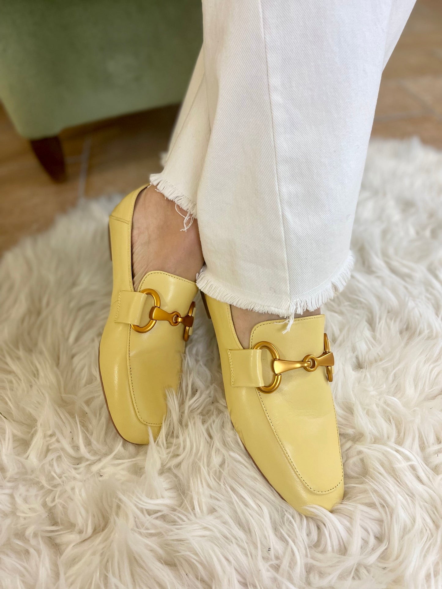 BIBI LOU mocassino/slippers con moschettone bianco